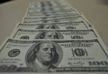 Entrada de dólares no país supera saída em US$ 14,4 bi em abril
