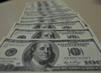 Entrada de dólares no país supera saída em US$ 14,4 bi em abril