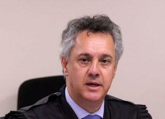 Desembargador mantém decisão que impediu soltura de Lula