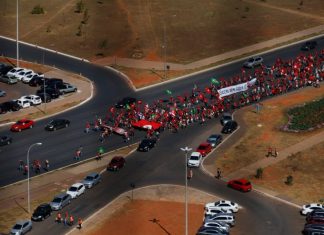 Manifestação de grupo do MST altera vias no DF