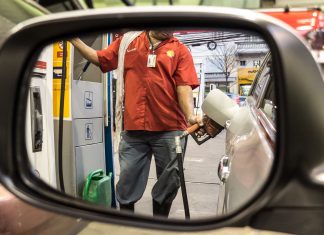 Preço da gasolina atinge o maior nível em quase um mês