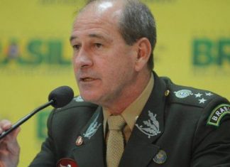 Bolsonaro anuncia o general Fernando Azevedo e Silva para a Defesa