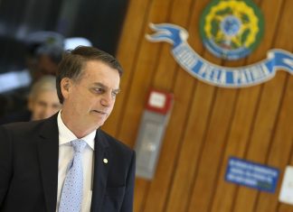 Bolsonaro está no hospital em São Paulo para fazer exames