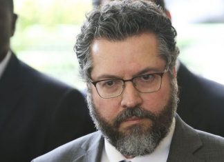 Embaixador Ernesto Araújo é escolhido para Relações Exteriores