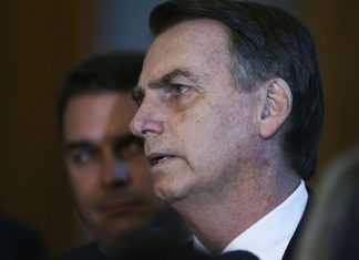 Ao lado de Toffoli, Bolsonaro pede união entre Poderes para governar