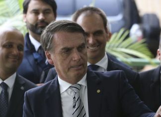 Acompanhe a diplomação de Bolsonaro no TSE