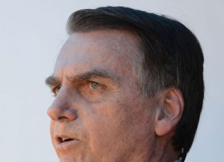 Bolsonaro faz primeira reunião ministerial com equipe completa dia 19