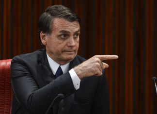 Lista de convidados de Bolsonaro vai de parentes a amigos de pescaria