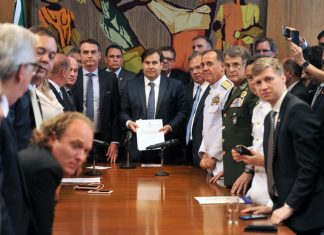 Bolsonaro pede celeridade na tramitação de reformas no Congresso