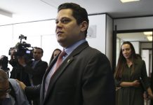 Alcolumbre se diz satisfeito com diálogo entre Bolsonaro e partidos