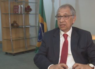 Novo secretário de Educação do DF é nomeado após impasse sobre PM nas escolas