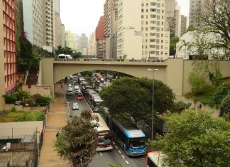 Greve de motoristas afeta circulação de ônibus em São Paulo