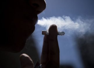 Médicos alertam sobre covid-19 para pessoas com doenças respiratórias