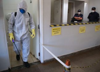 Número de casos de covid-19 sobe para 7.910 e mortes chegam a 299 Marcello Casal JrAgência Brasil