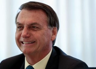Bolsonaro sanciona lei de auxílio financeiro para o setor cultural