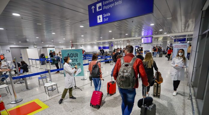 Governo passa a exigir comprovante de vacinação para entrar no Brasil