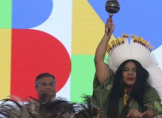 Sônia Guajajara diz que povos indígenas vivem crise humanitária