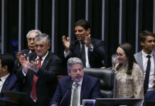 Câmara aprova urgência para projeto do arcabouço fiscal