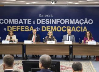 Combate à desinformação deve focar público jovem