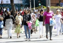 Taxa de desemprego registra queda para 7,8% em agosto, segundo dados do IBGE”