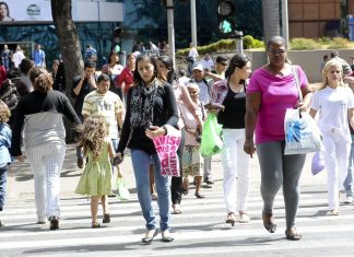 Taxa de desemprego registra queda para 7,8% em agosto, segundo dados do IBGE”