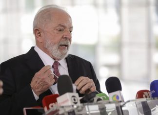 Lula recebe alta hospitalar em Brasília após cirurgia