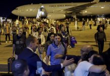 Chega a Brasília primeiro avião trazendo brasileiros de Israel