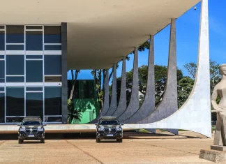 STF marca julgamento de mais 30 réus por atos golpistas de 8/1