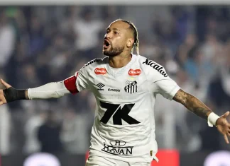 Neymar decide, e Santos vence o Flamengo na Vila Belmiro em jogo emocionante
