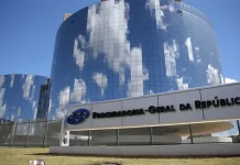 Moraes dá 48 horas para PGR se manifestar sobre defesa de Bolsonaro